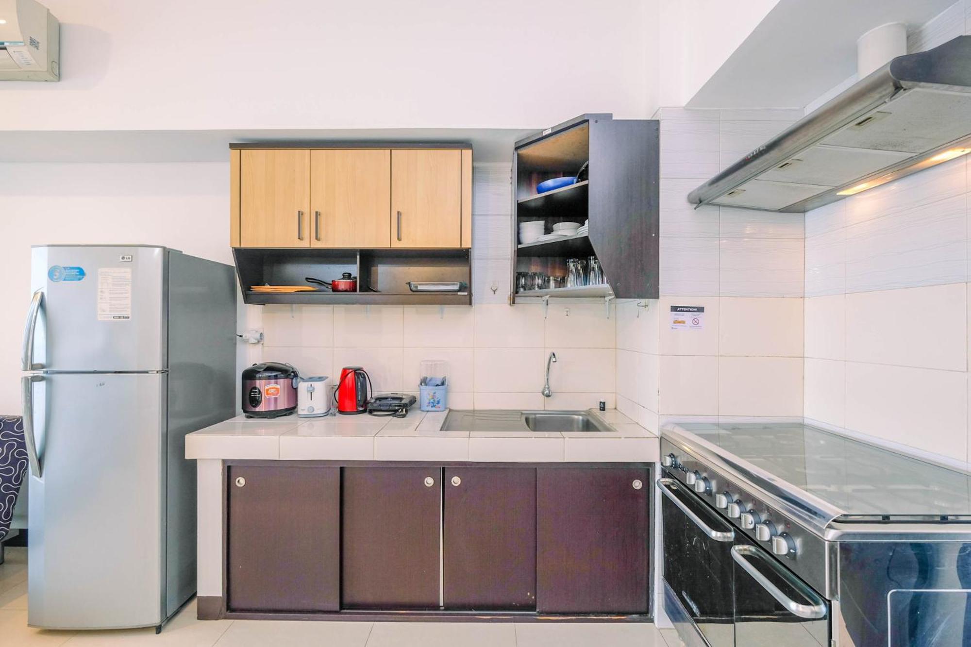 Apartemen Homey And Warm 1br At Ambassade By Travelio *