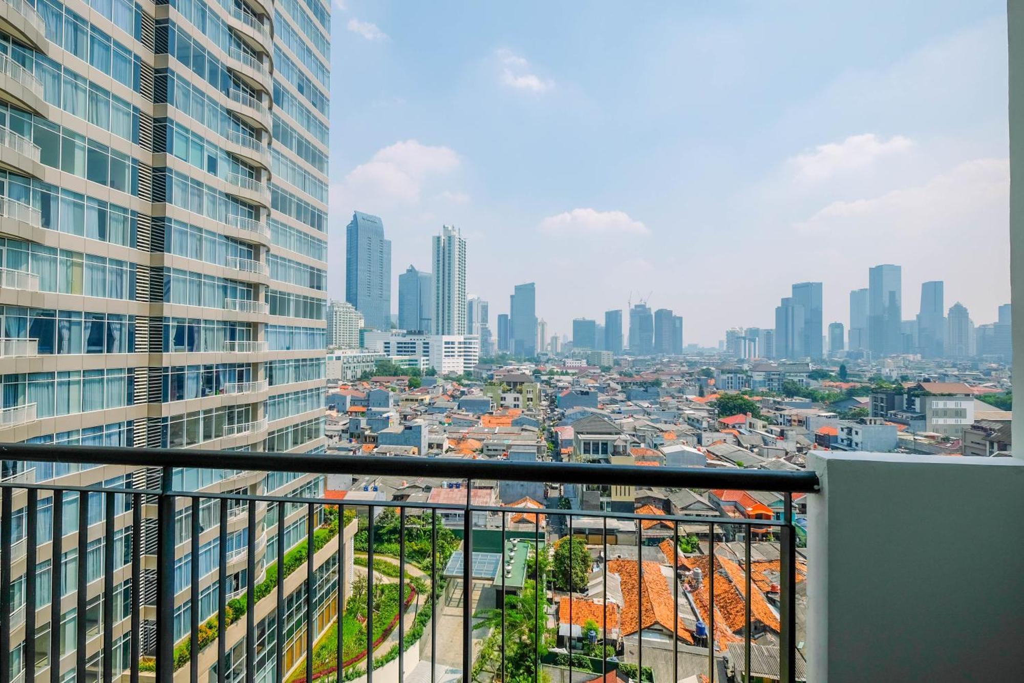 Homey And Warm 1br At Ambassade By Travelio